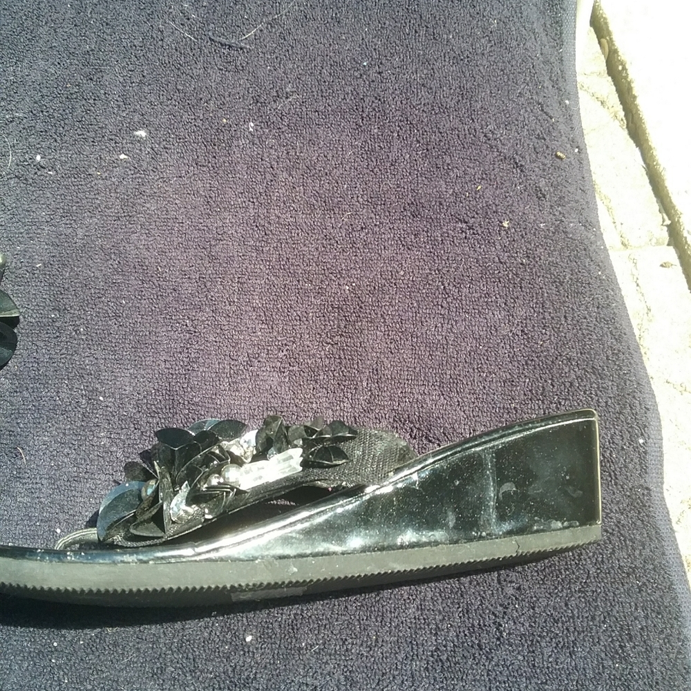 Sandals - Picture 2 of 3